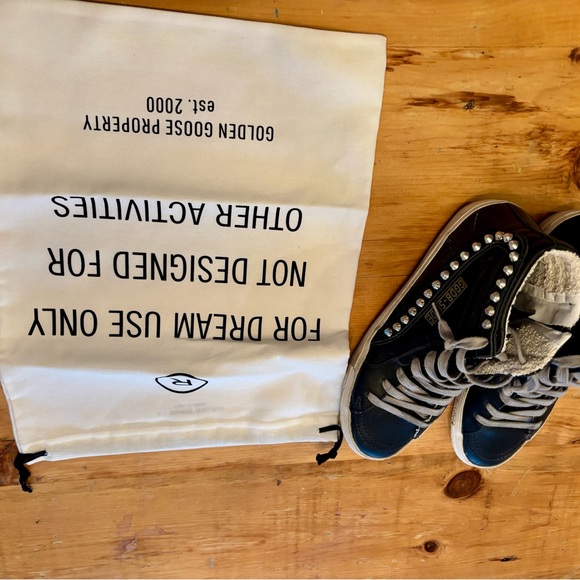 Golden Goose
Women's Slide Classic Leather Sneakers, Size 7, worn twice. - Picture 13 of 16